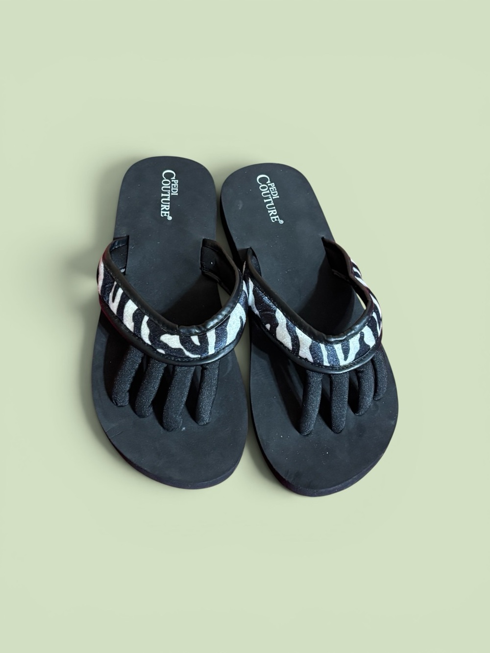 Women’s Zebra-Print Toe-Loop Pedicure sandals Size L 9-10